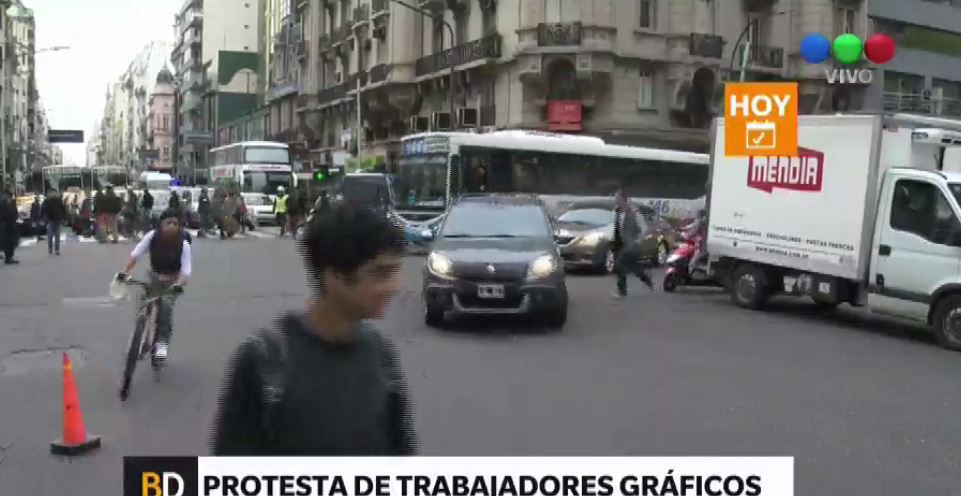 Trabajadores gráficos cortan Corrientes y Callao | Actualidad