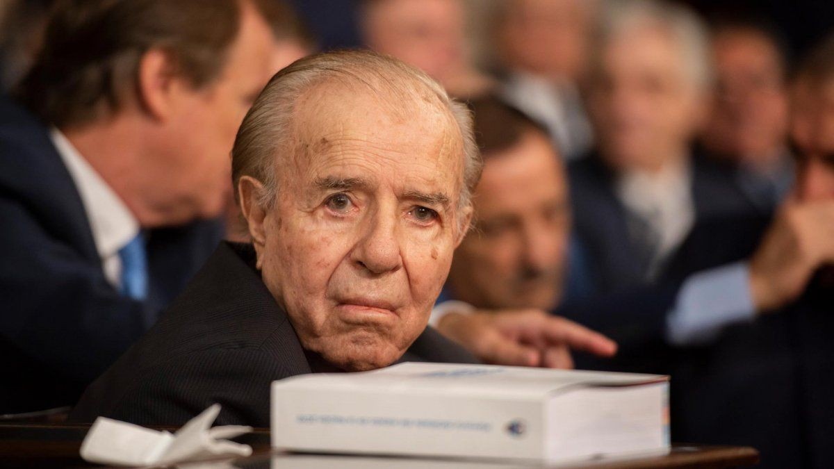 Menem fue internado con neumonía severa y dio negativo al test de coronavirus | Política