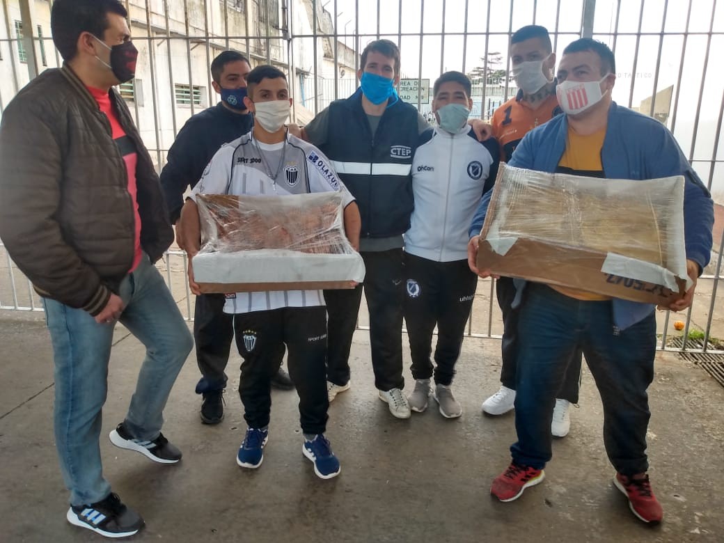 Desde dos cárceles platenses elaboraron panificados para ayudar a tres merenderos | Actualidad