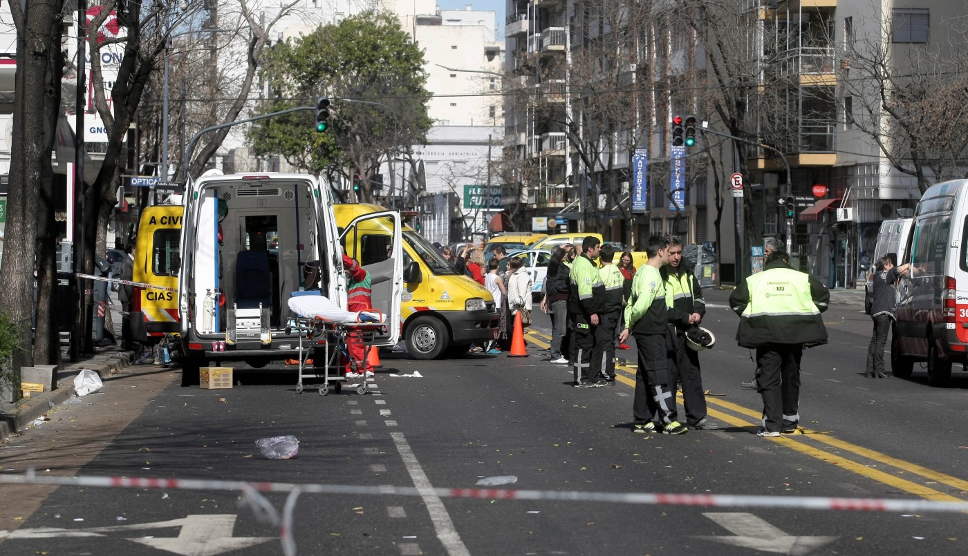 Incendio en un edificio en Once termina con vecinos evacuados y un perro muerto por asfixia | Actualidad