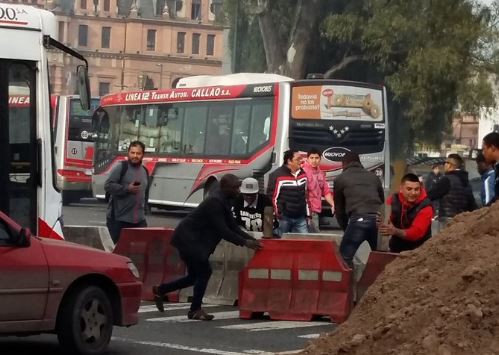 Puesteros bloquean calles en Constitución | Actualidad