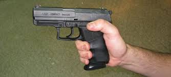 Un chico de 15 años quería sacarse una selfie con un arma y mató a una amiga "por accidente" | Actualidad