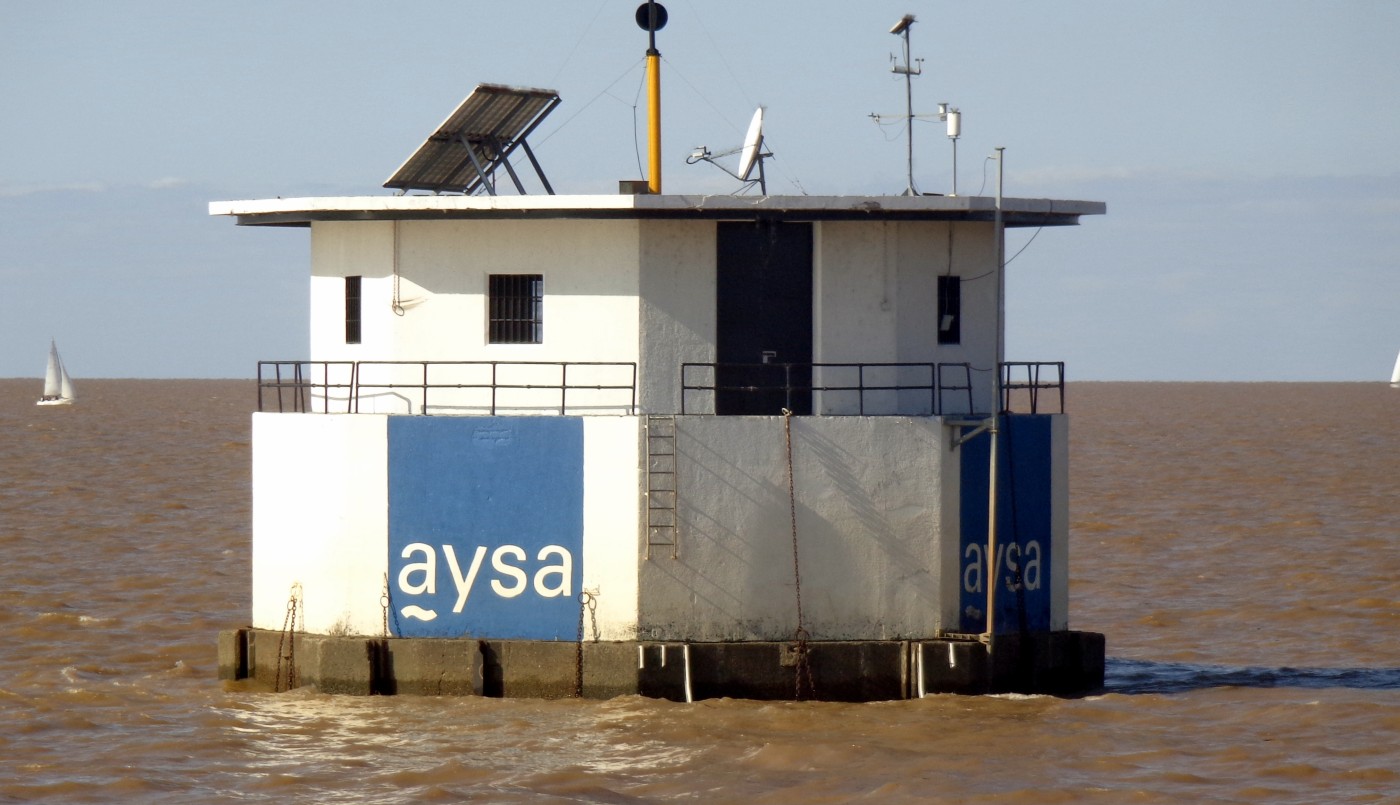 Tras quejas por mal olor del agua, Aysa explica que es por "variaciones en el Río de la Plata" | Actualidad