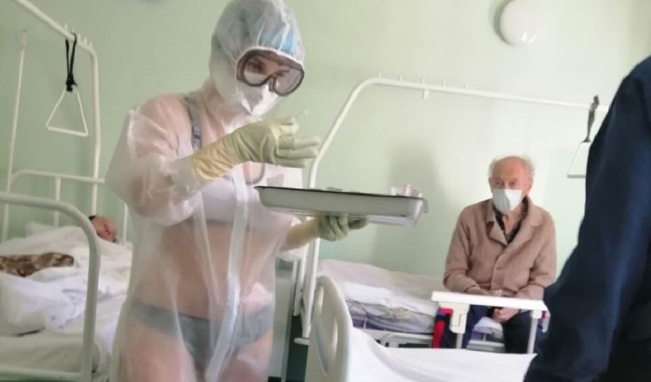 Nuevo trabajo para la enfermera que debió atender en ropa interior a pacientes de coronavirus | Curiosidades