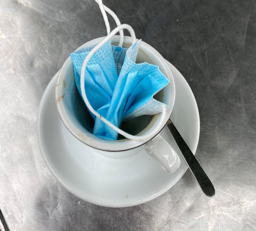 "Nunca hagas esto": así dejaron un barbijo en una cafetería | Redes