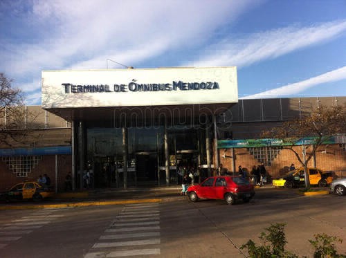 Dejó a su pequeña hija en un auto para ir a un hotel alojamiento | Actualidad