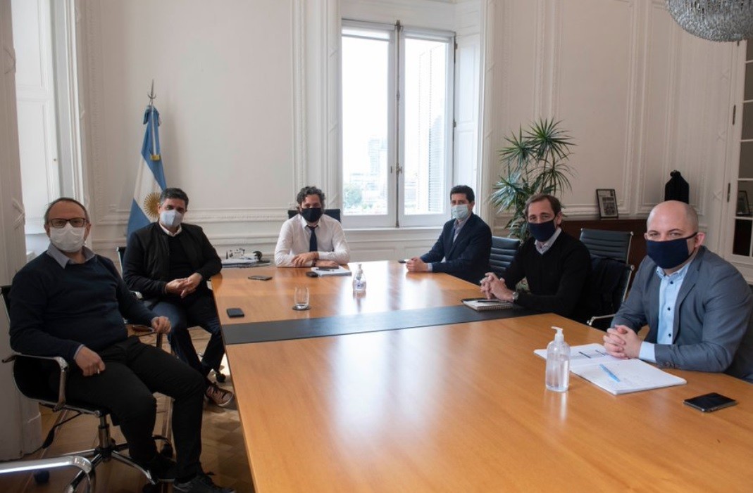 Cafiero y De Pedro recibieron a intendentes del PRO en un "café político" | Política