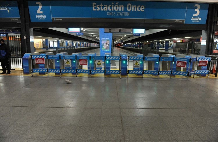 El Tren Sarmiento estará interrumpido hasta mañana y habrá micros para continuar el servicio | Actualidad