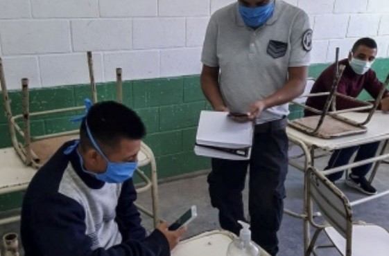 Entregan 45 mil cuadernillos educativos a presos bonaerenses | Actualidad