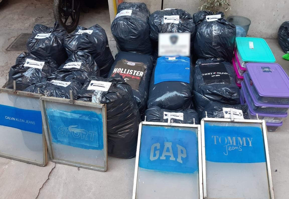 Desbaratan una banda que vendía por internet ropa de marcas falsificadas | Actualidad