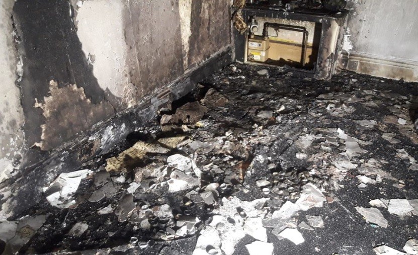 Quiso pedirle matrimonio a su novia y quemó sin querer el departamento | Curiosidades