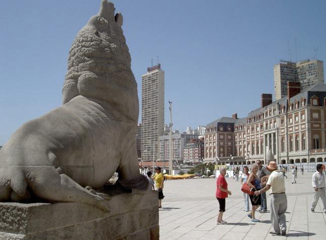 Fin de semana largo: más turistas pero menos consumo | Actualidad