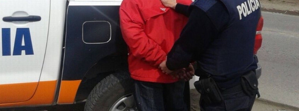 Baleó a un adolescente que orinaba en un árbol porque pensó que iba a robarle | Actualidad