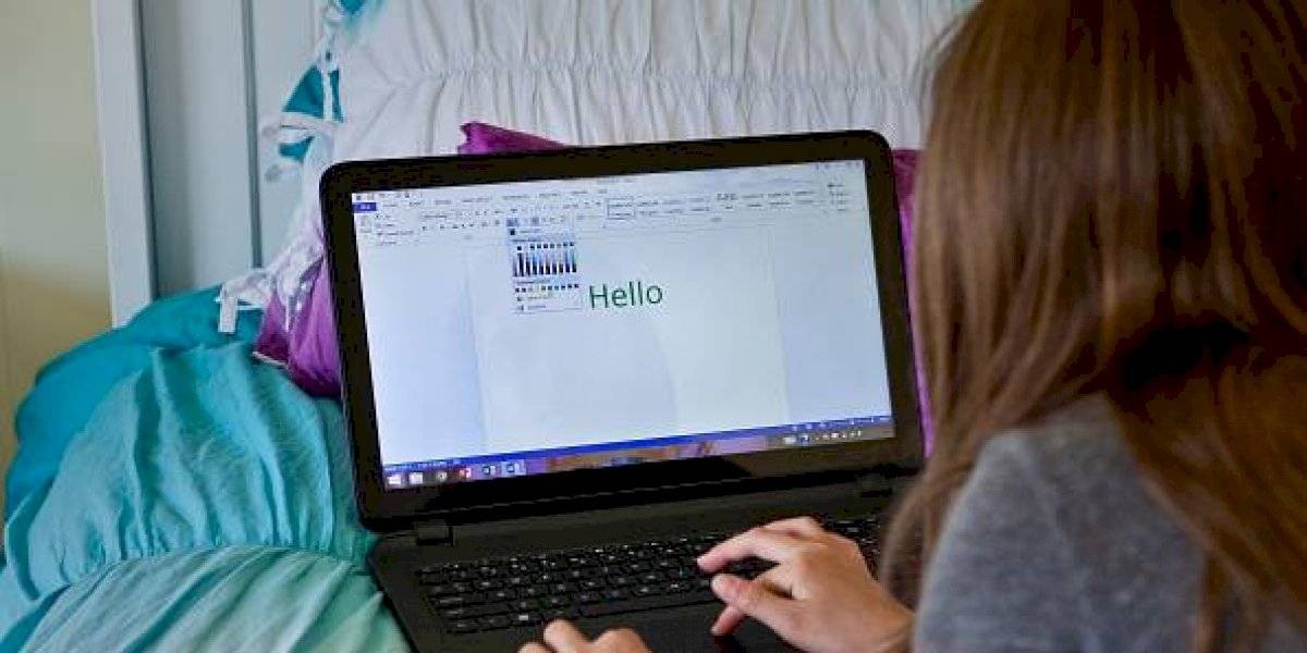 Prohíben que los alumnos se presenten en las clases online con piyama y pantuflas | Curiosidades