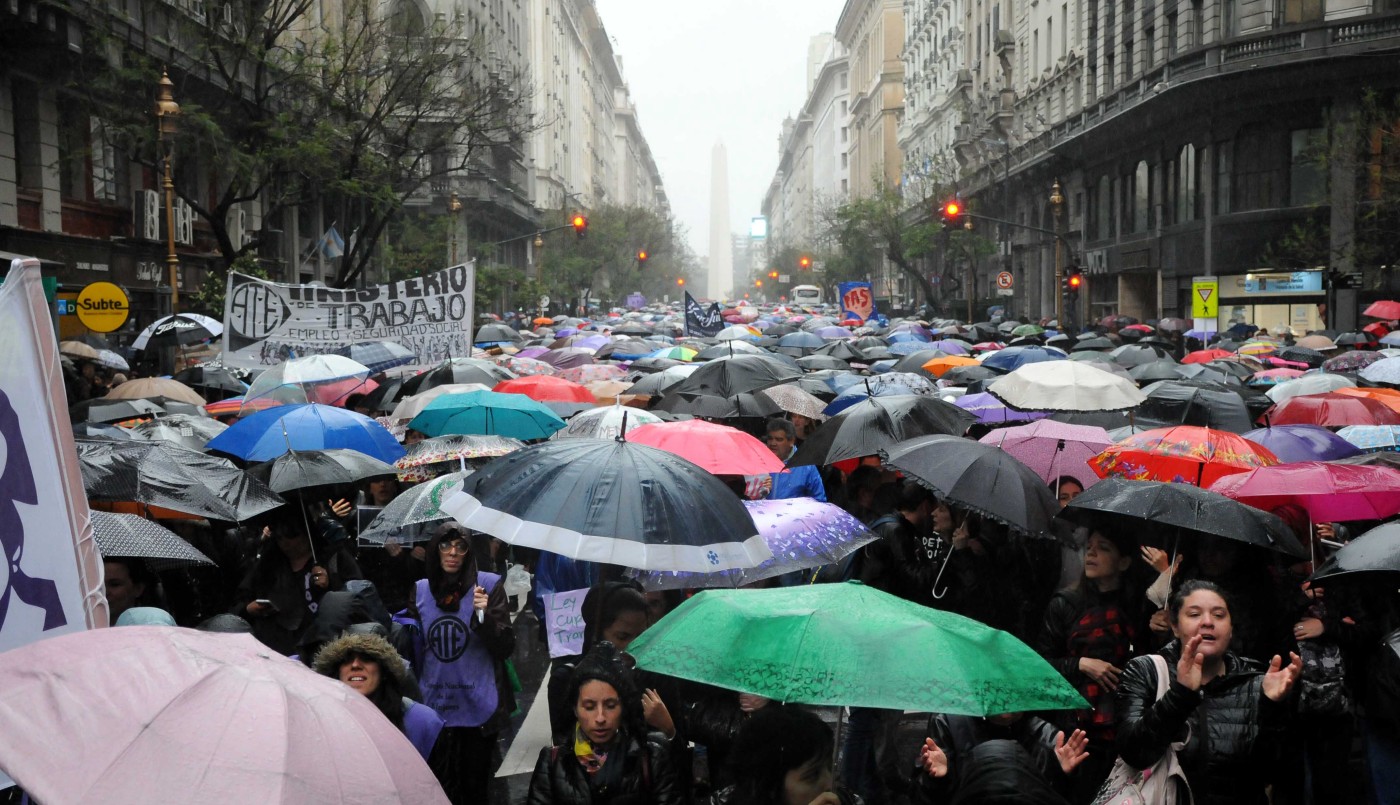 La multitudinaria marcha contra la violencia de género, en fotos | Actualidad