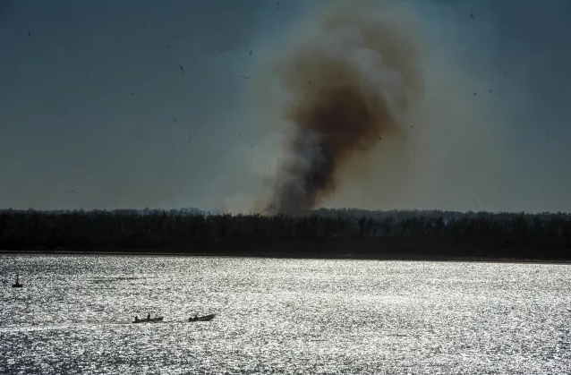 Advierten sobre los efectos cardíacos y respiratorios del humo de las islas | Clima, naturaleza y medio ambiente