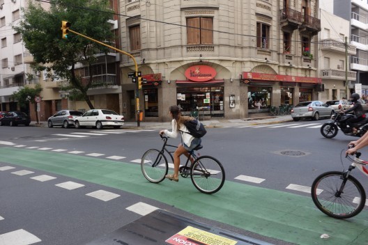 Tránsito porteño: harán ciclovías en las avenidas Corrientes y Córdoba | Actualidad