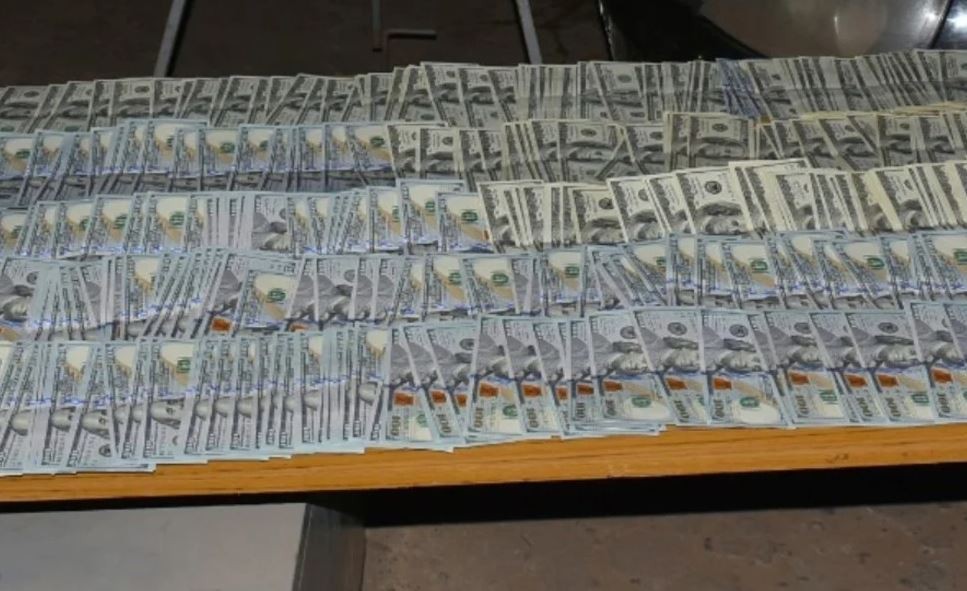 Secuestran 341.000 dólares que eran trasladados por un camión en Formosa | Actualidad