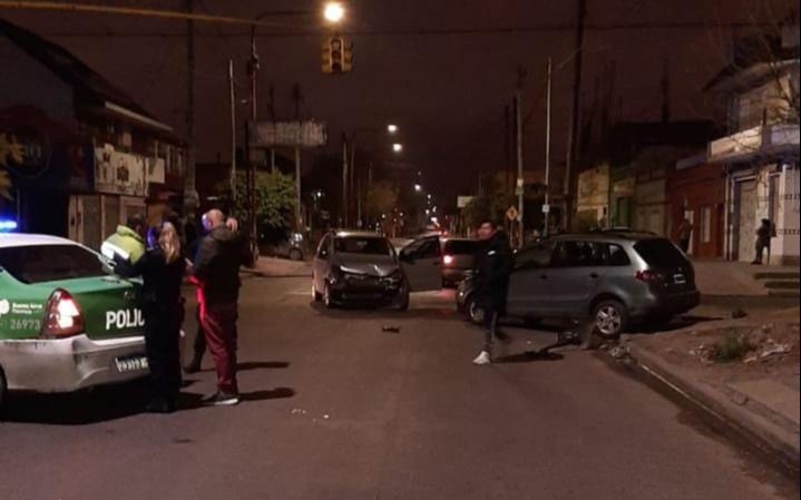 Detuvieron a cuatro policías acusados de robar 500 mil pesos a un automovilista que acababa de chocar | Actualidad