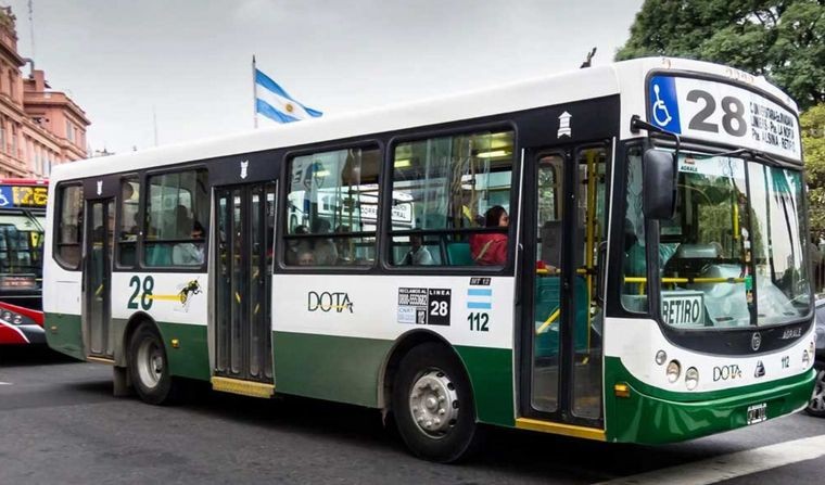 Por una pelea interna de la UTA, 80 líneas de colectivos realizarán este viernes un paro de 24 horas | Actualidad