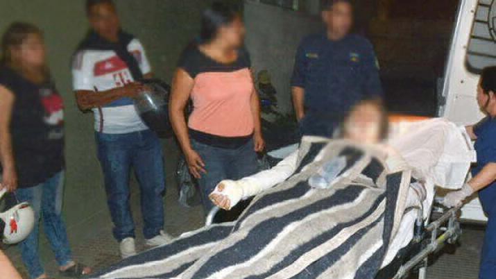 Detuvieron a una mujer por rociar con alcohol y prender fuego a su marido | Actualidad