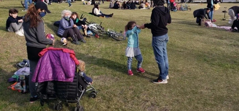 Autorizan reuniones de hasta 10 personas en distritos bonaerenses en Fase 5 | Actualidad