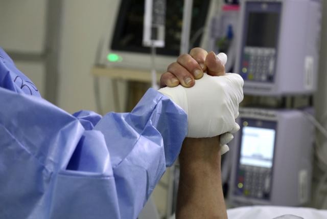 En Mendoza aplican el "protocolo del último adiós" para pacientes terminales con Covid-19 | Actualidad