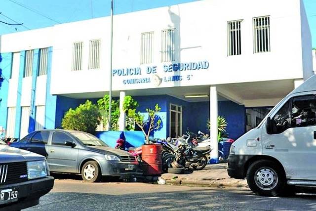 Detuvieron a tres policías acusados de "pasear" a un preso que terminó muriendo | Actualidad