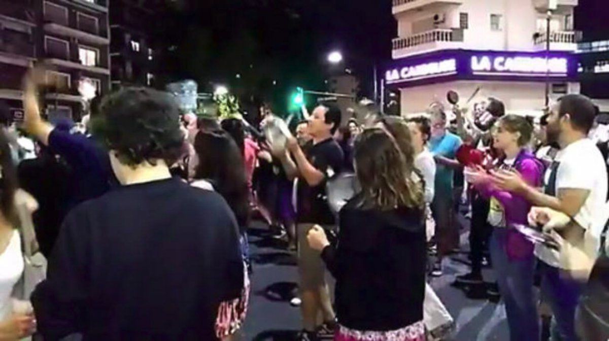 Cacerolazos en barrios porteños por la quita en la copaticipación | Actualidad