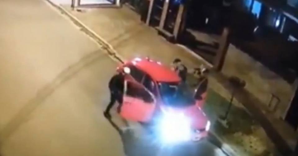 Isidro Casanova: esperaban al mecánico en la calle y les robaron el auto | Actualidad