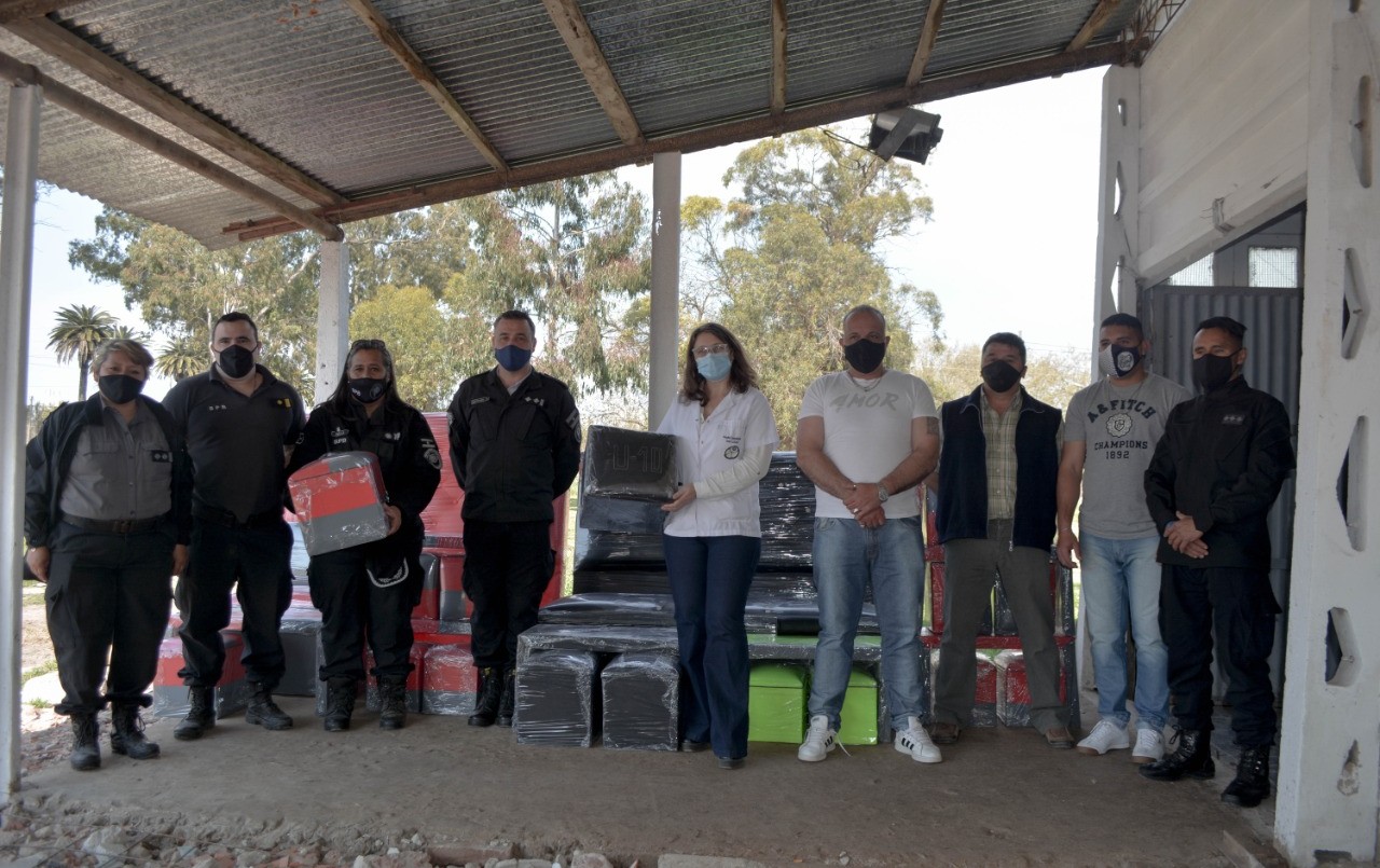 Desde prisión elaboraron y donaron pufs para cerca de 30 niños de un hospital platense | Actualidad