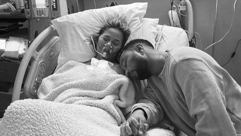Las desgarradoras fotos que publicó la modelo Chrissy Teigen tras perder a su bebé | Internacionales