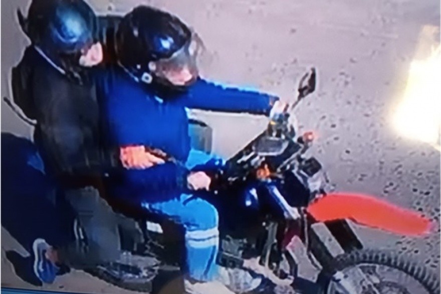 Detienen a dos sospechosos por el asalto a la joven arrastrada y atropellada en Moreno | Actualidad