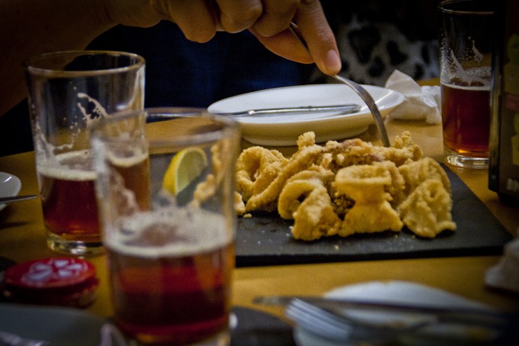 Científicos descubren por qué cuando tomamos alcohol se nos abre el apetito | Actualidad