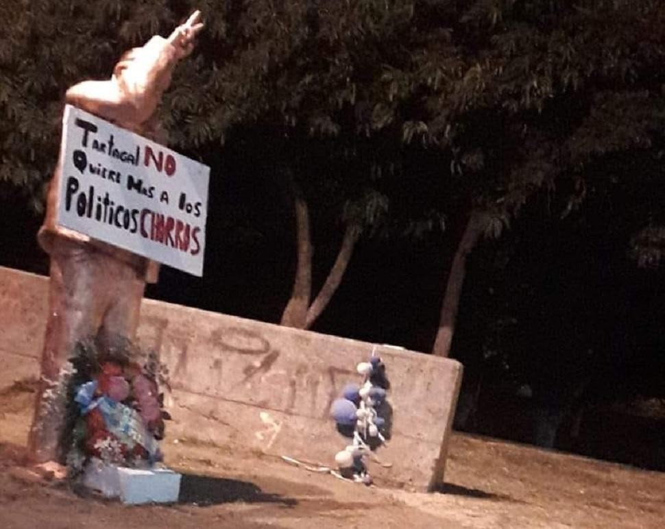 Vandalizaron la estatua de Néstor Kirchner inaugurada en Tartagal | Política