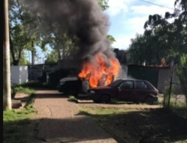 Dos detenidos en un operativo antidrogas en el que prendieron fuego un móvil policial | Actualidad