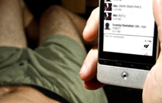 Tres años de prisión para un hombre que extorsionaba a otro con sus fotos íntimas | Actualidad