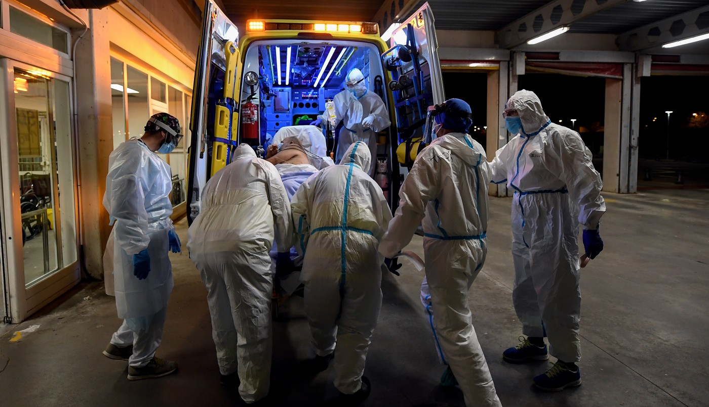 España comienza a mostrar una leve mejoría en el índice de contagios de coronavirus | Internacionales