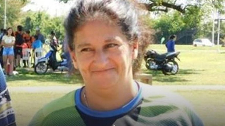 Mató a una mujer de un tiro en la cara para robarle $110, le dieron domiciliaria y ahora apuñaló a su pareja | Actualidad