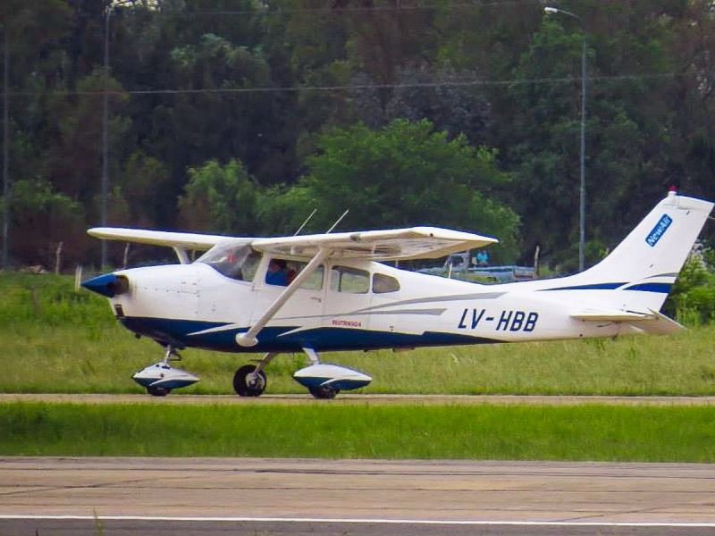 Alquilaron una avioneta para una despedida de solteros y la robaron | Actualidad