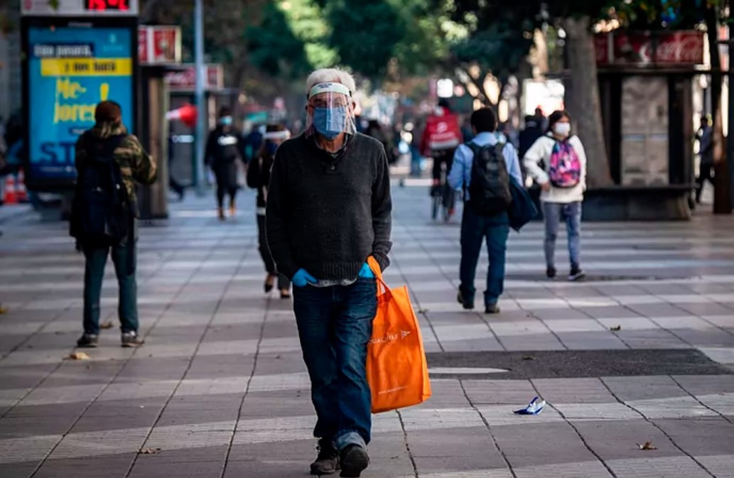 Santiago de Chile vuelve a la cuarentena los fines de semana por brusco avance del coronavirus | Internacionales