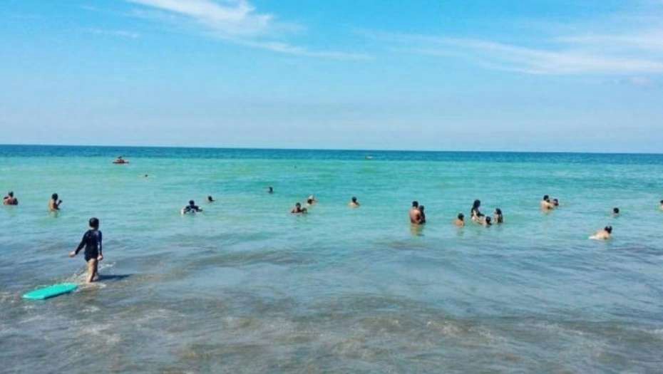 El Caribe en Mar del Plata: el secreto del mar turquesa y transparente que sorprendió a los turistas | Actualidad