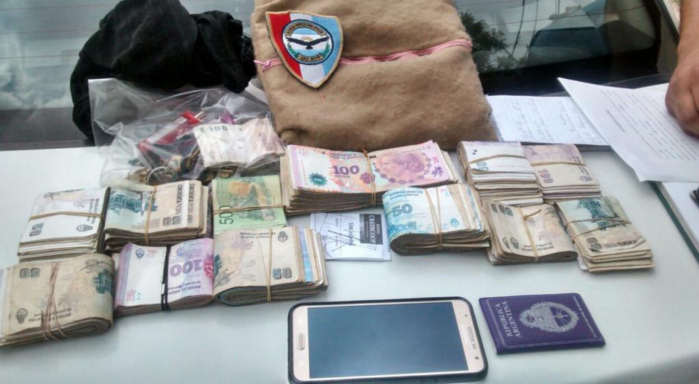 Dos mujeres detenidas por hacerles el cuento de "la llave perdida" a sus vecinos para robarles de todo | Actualidad