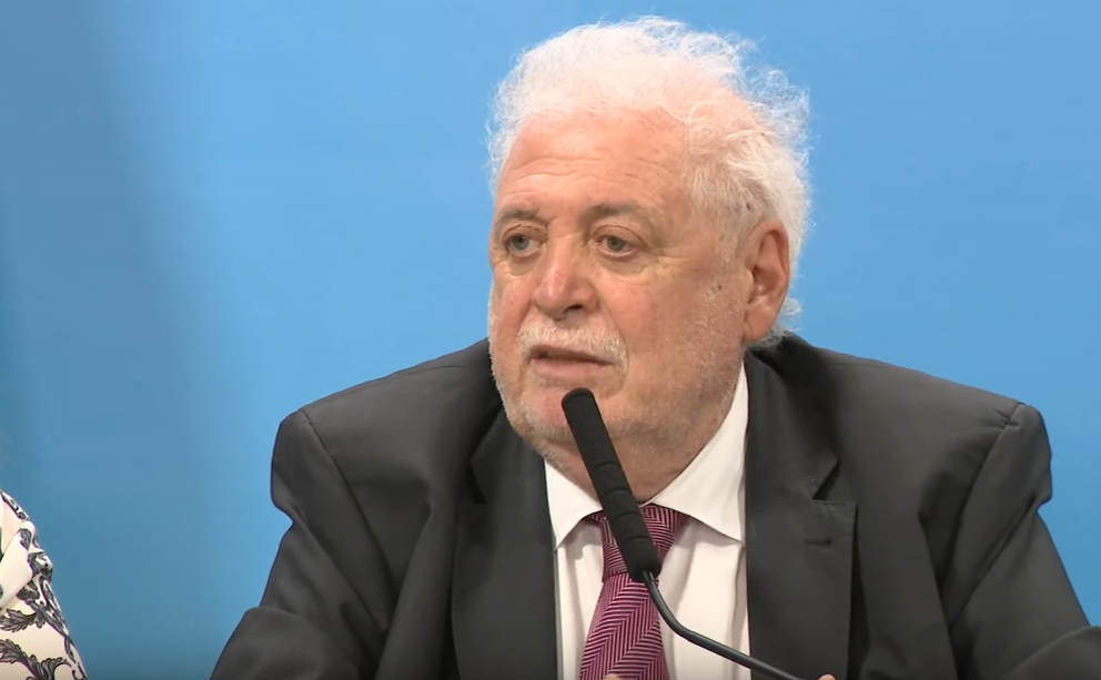 González García afirmó que en el Gobierno "están molestos con la actitud de Pfizer" | Política