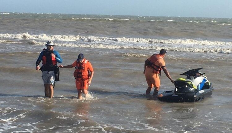 Rescatan a un kitesurfista varado a 800 metros de la costa en Monte Hermoso: se le cortaron los hilos | Actualidad