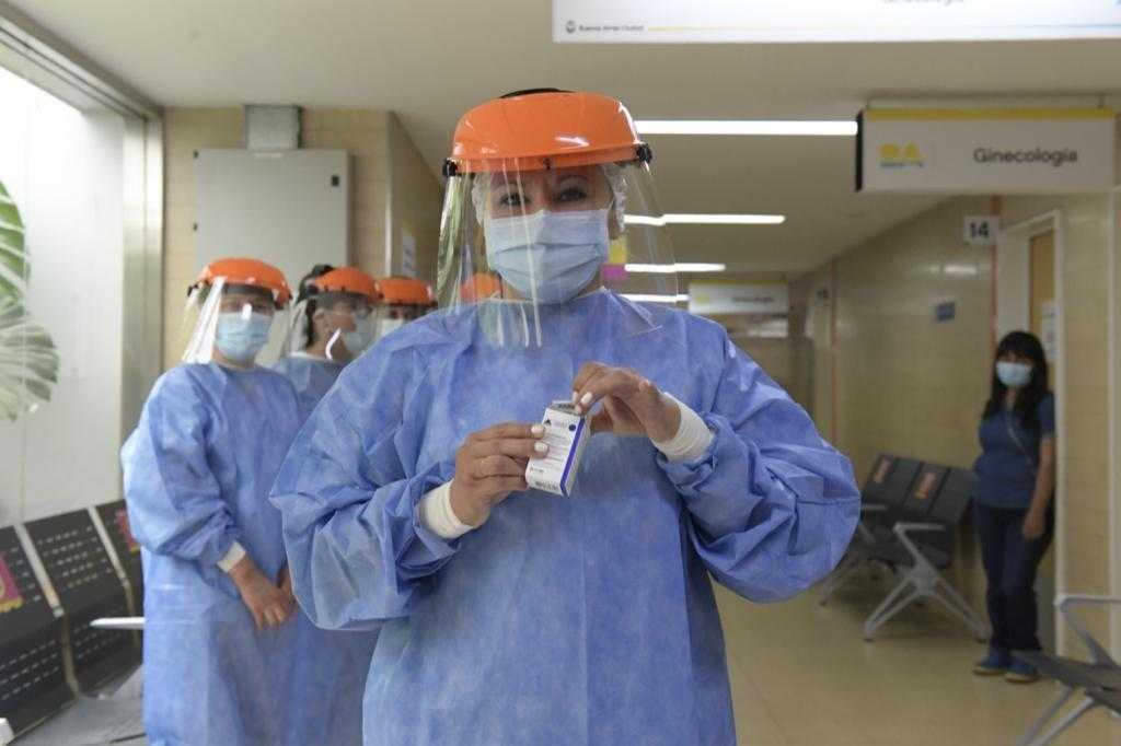 Quirós dijo que controlarán "potenciales efectos adversos" de la vacuna rusa Sputnik V | Actualidad