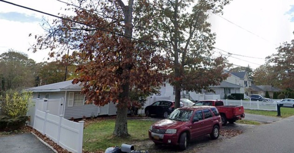 Policías detuvieron a un joven cuando quemaba un cuerpo en el patio de su casa | Internacionales