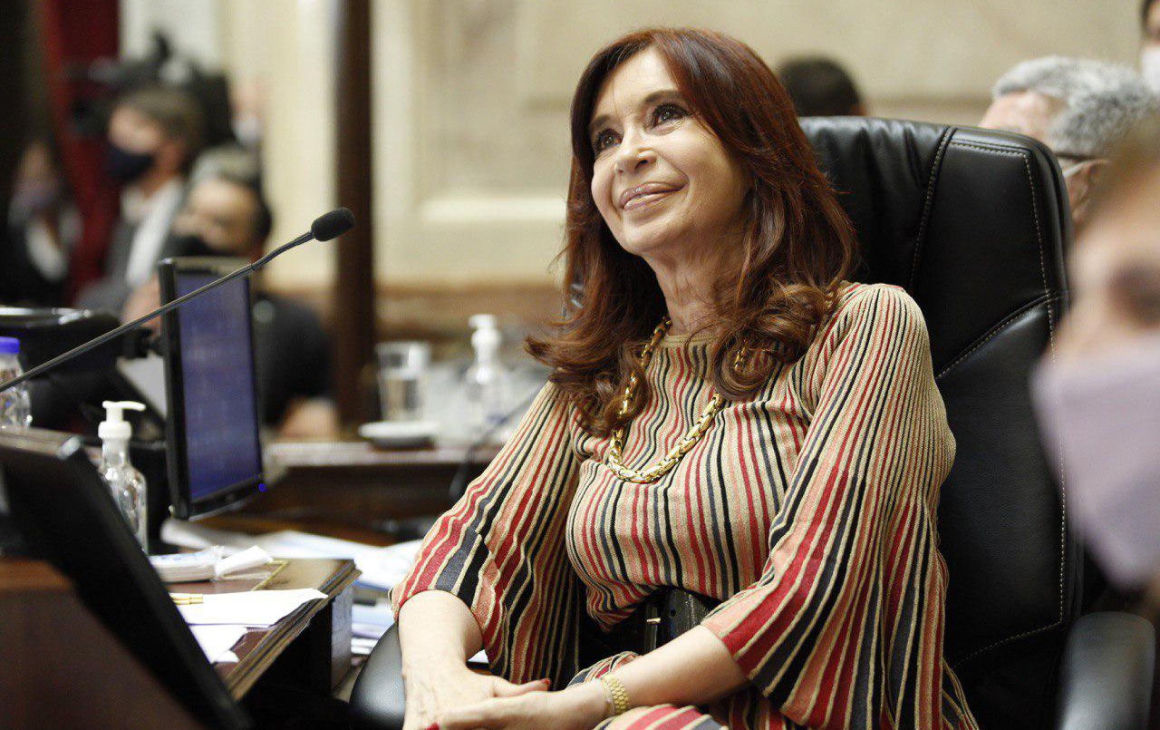 Cristina: "Con las vacunas se abre una esperanza, pero tenemos que seguir cuidándonos" | Política