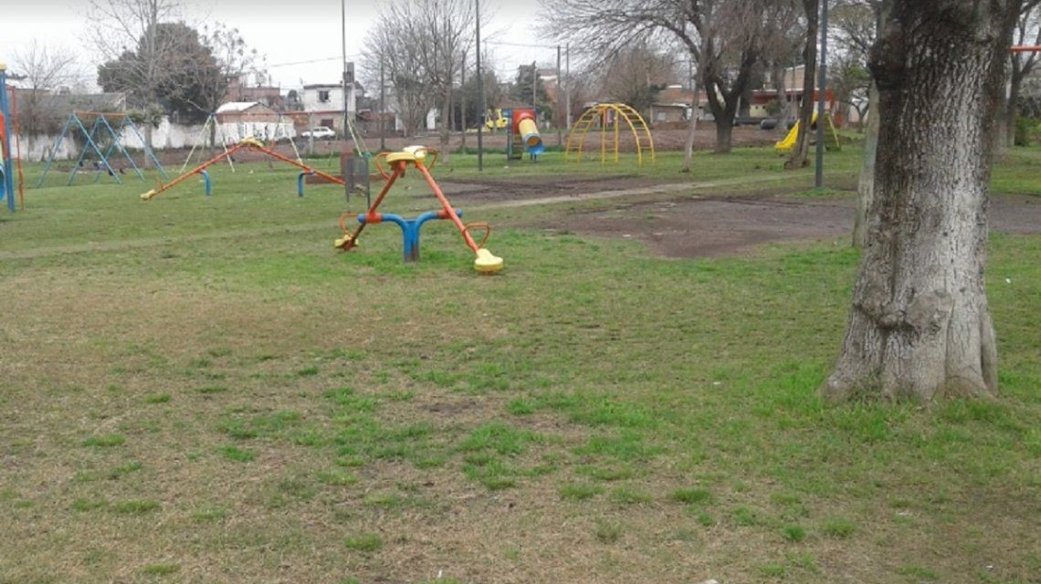 Encontraron a un joven ahorcado en una plaza en San Miguel | Actualidad