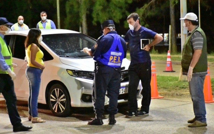 Concordia: clausuraron un bar y retuvieron autos en la primera noche de restricciones | Actualidad
